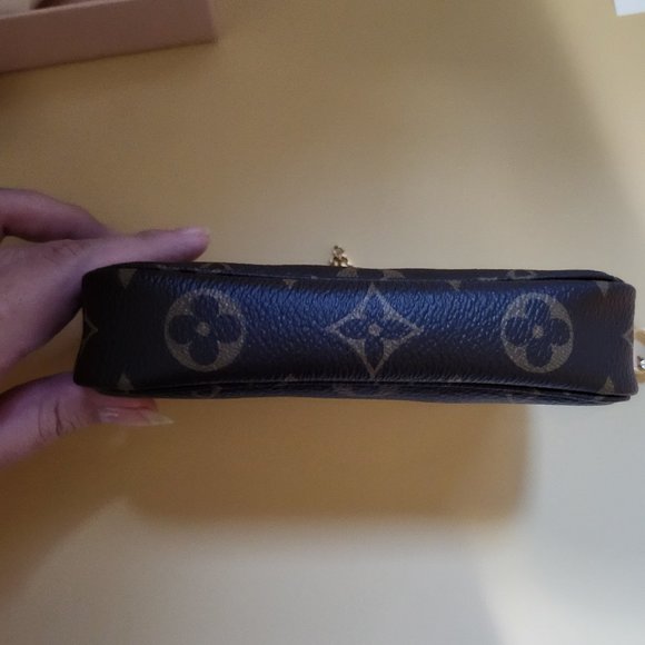 Authentic Louis Vuitton Mini Pochette Accessoires in Monogram Canvas - Picture 5 of 6